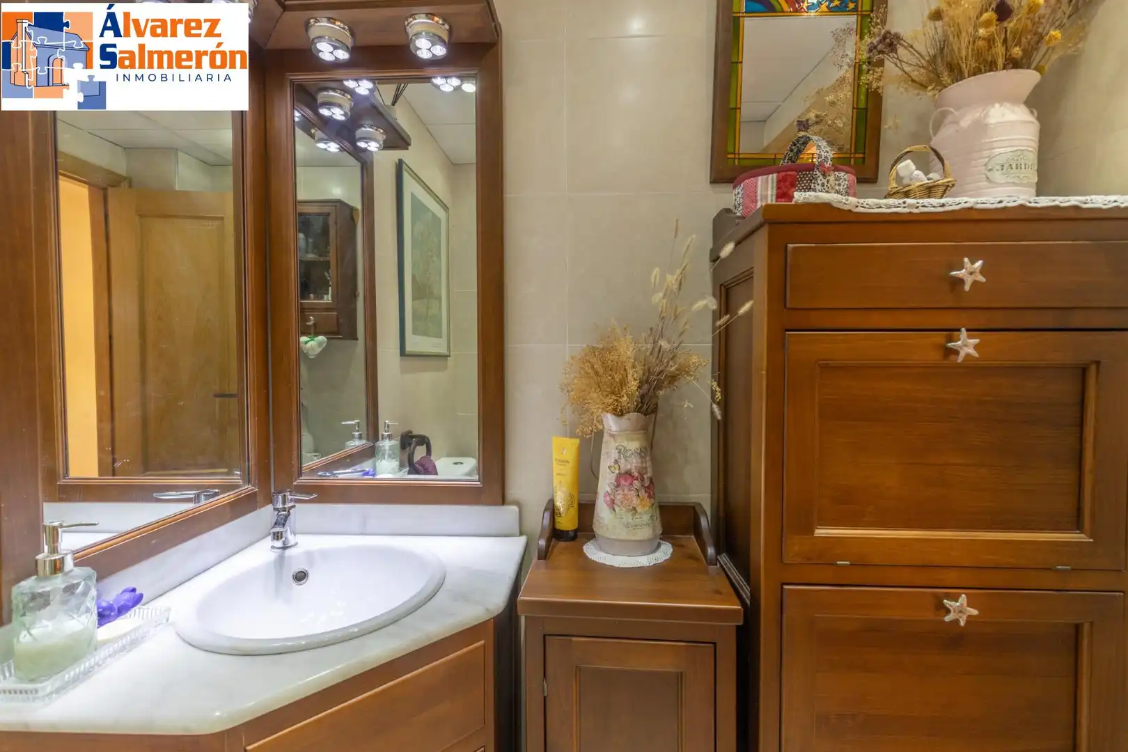 Baño de Casa adosada en venta en Granada con Aire acondicionado, Calefacción y Balcón