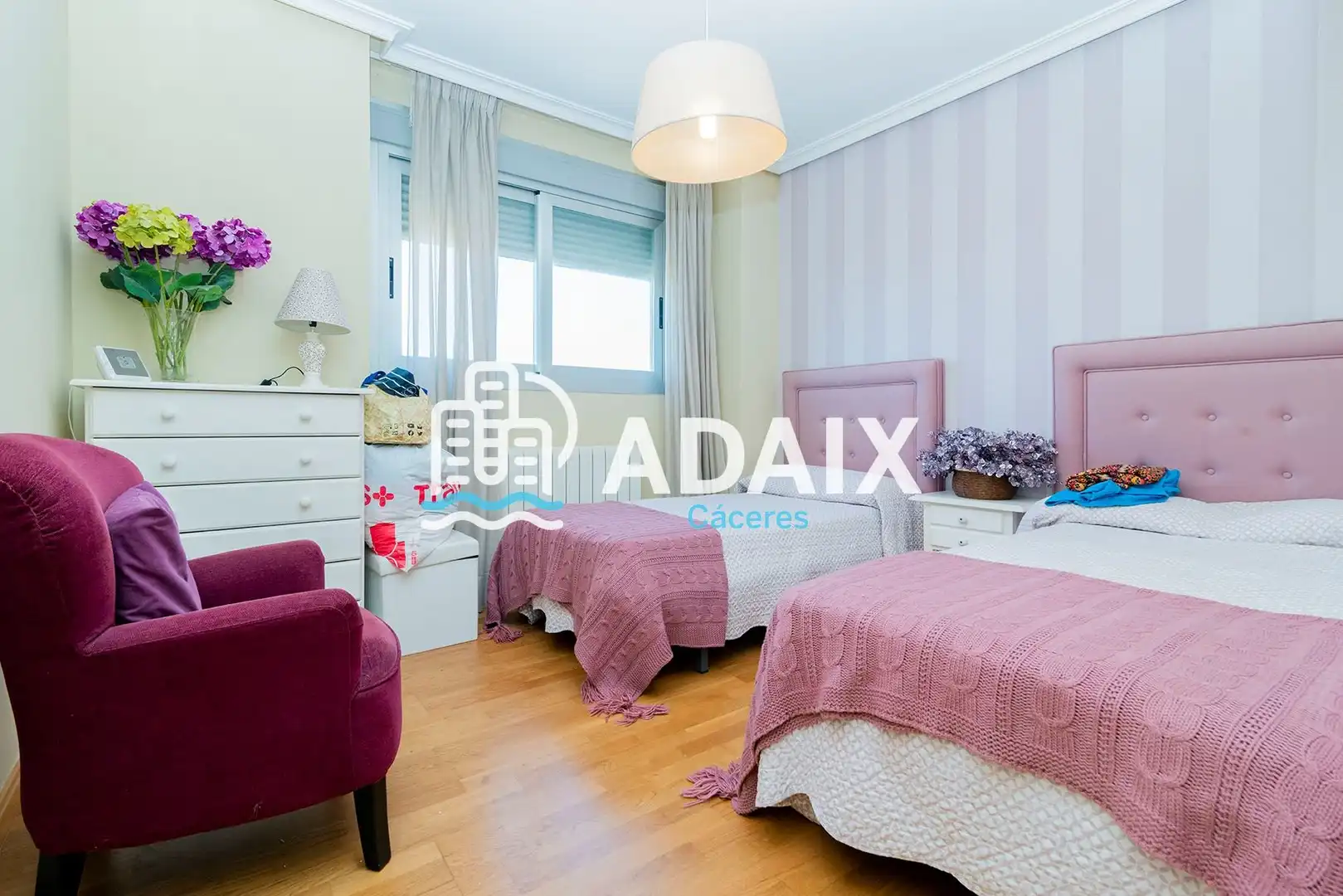 Habitación de Ático en venta en Cáceres con Aire acondicionado, Calefacción y Terraza