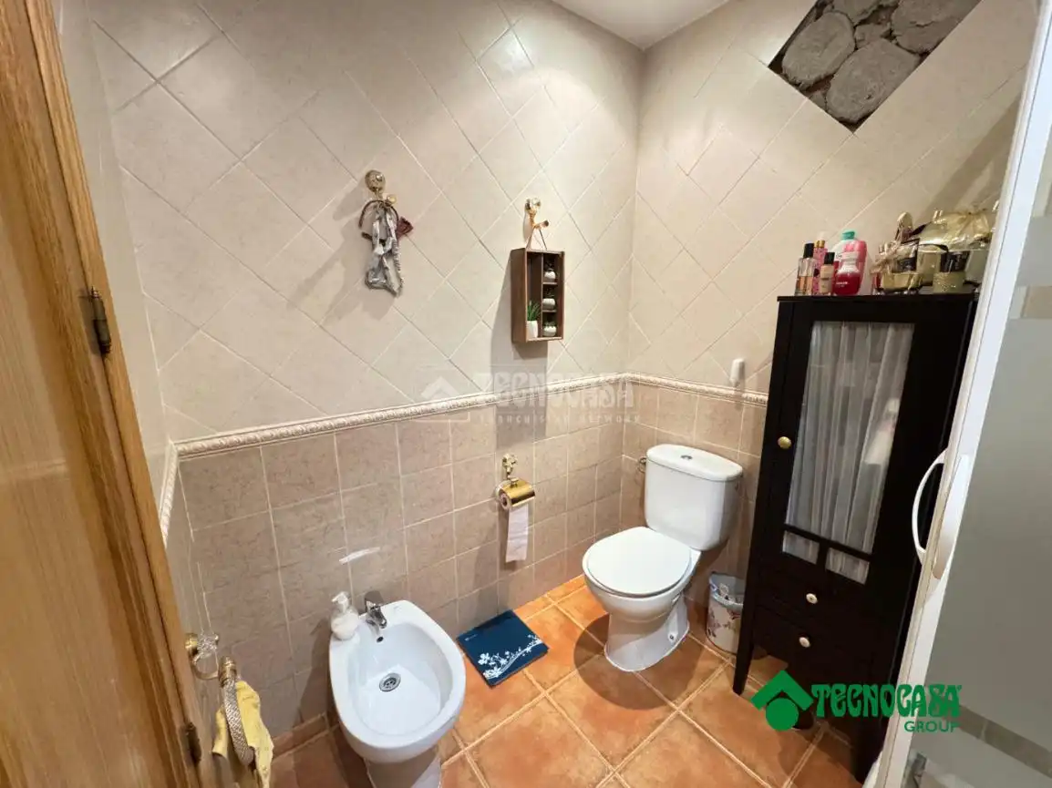 Baño de Casa adosada en venta en Torrijos con Aire acondicionado, Calefacción y Jardín privado