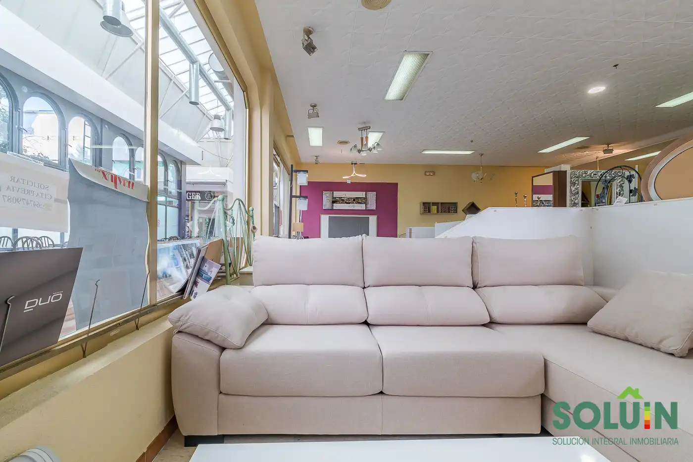 Sala d'estar de Local de lloguer en Fuenlabrada amb Aire condicionat, Calefacció i Moblat