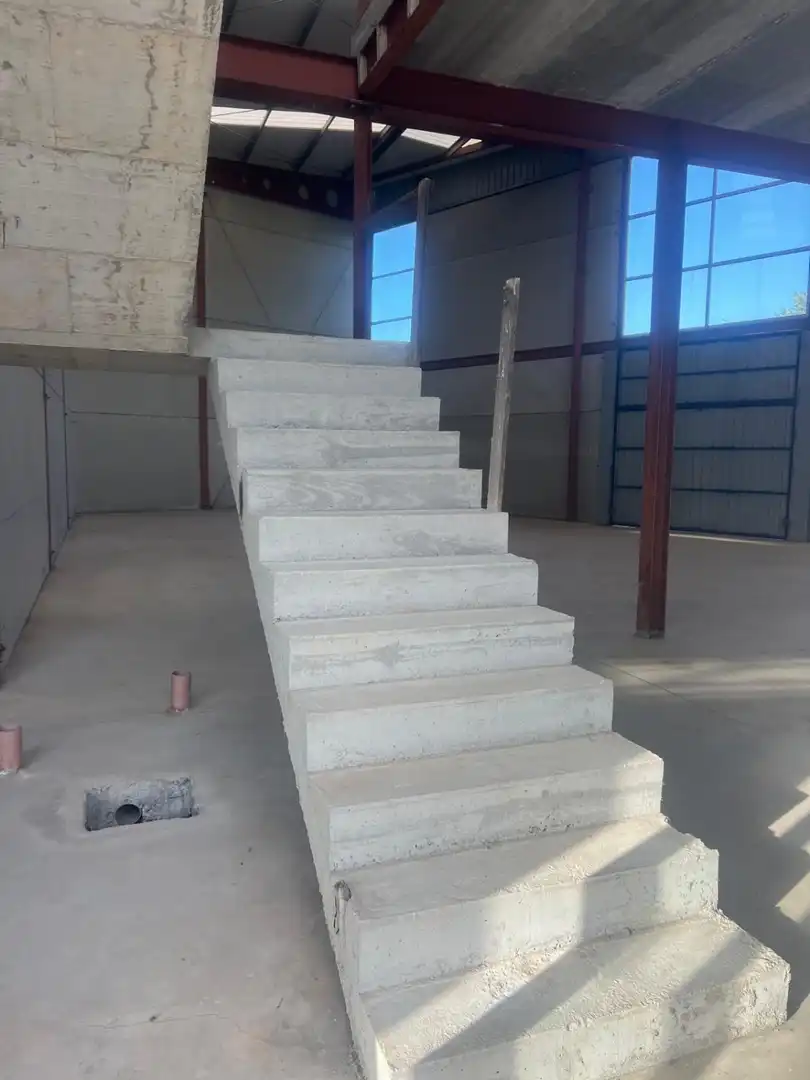 Industrial buildings for rent in Narón