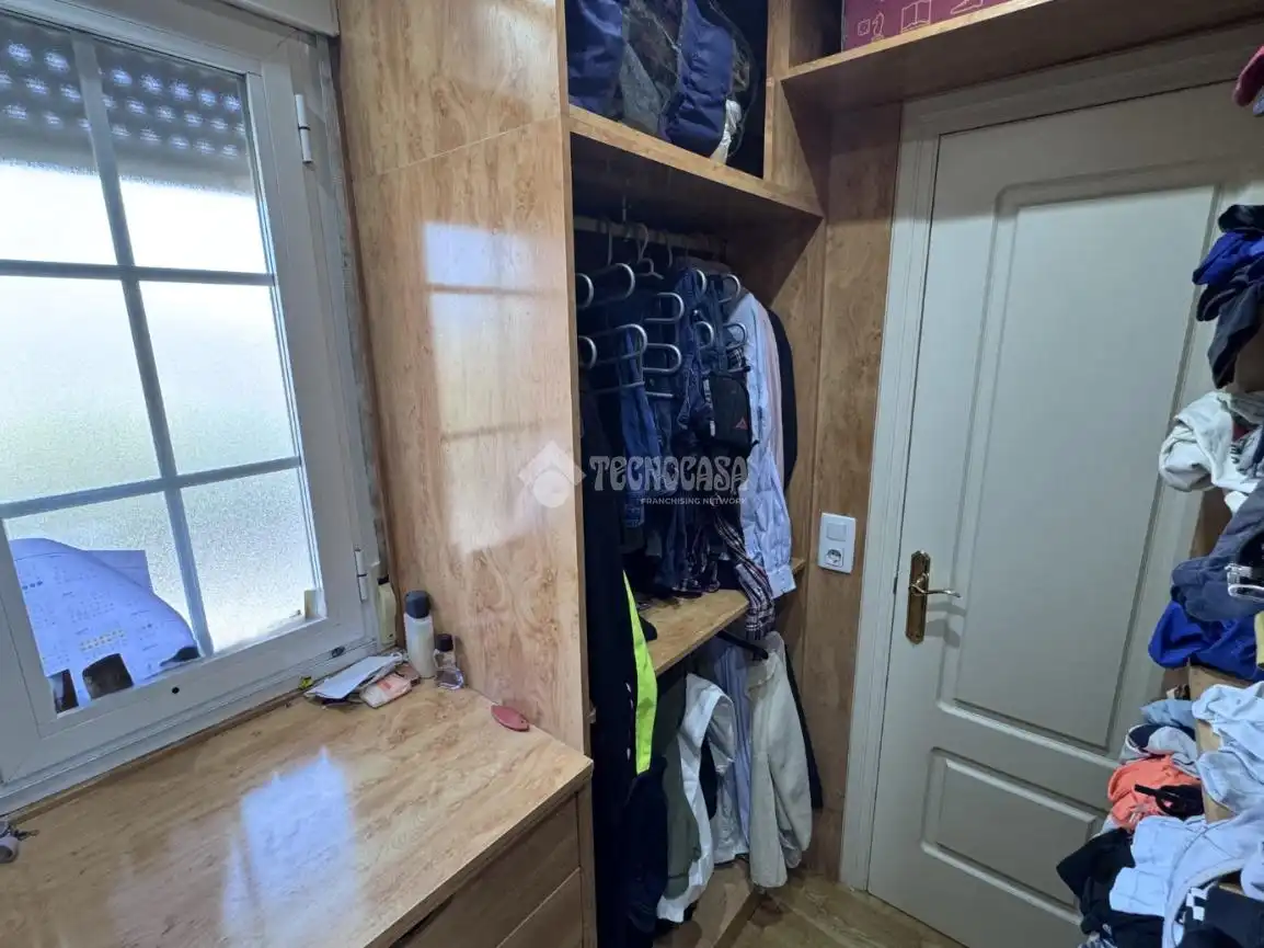 Habitación de Casa adosada en venta en Cuadros con Calefacción y Parquet