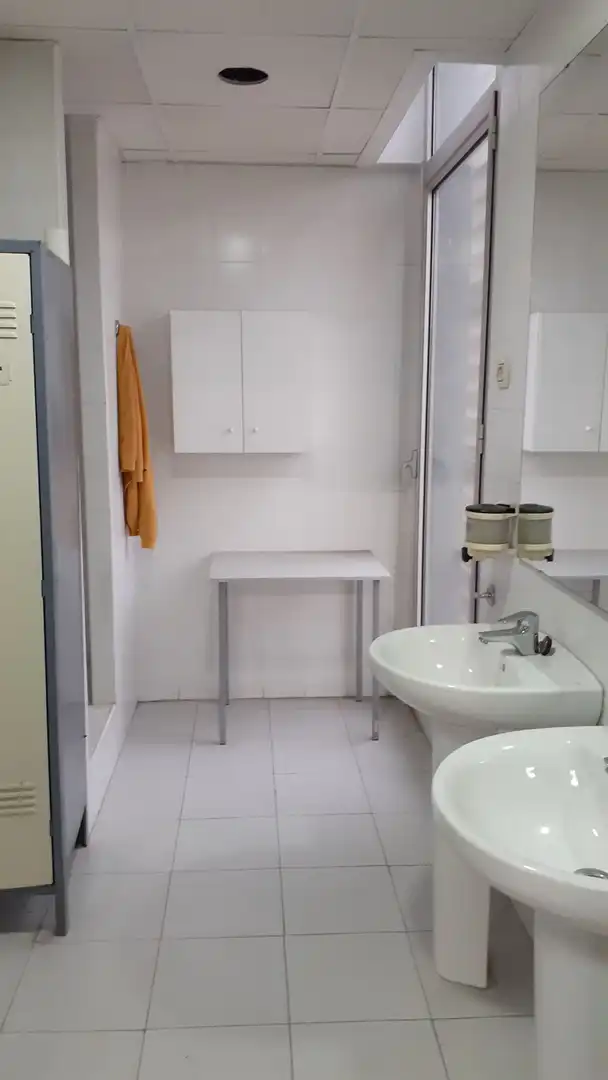 Badezimmer von Fabrikhallen zum Verkauf in L'Hospitalet de Llobregat
