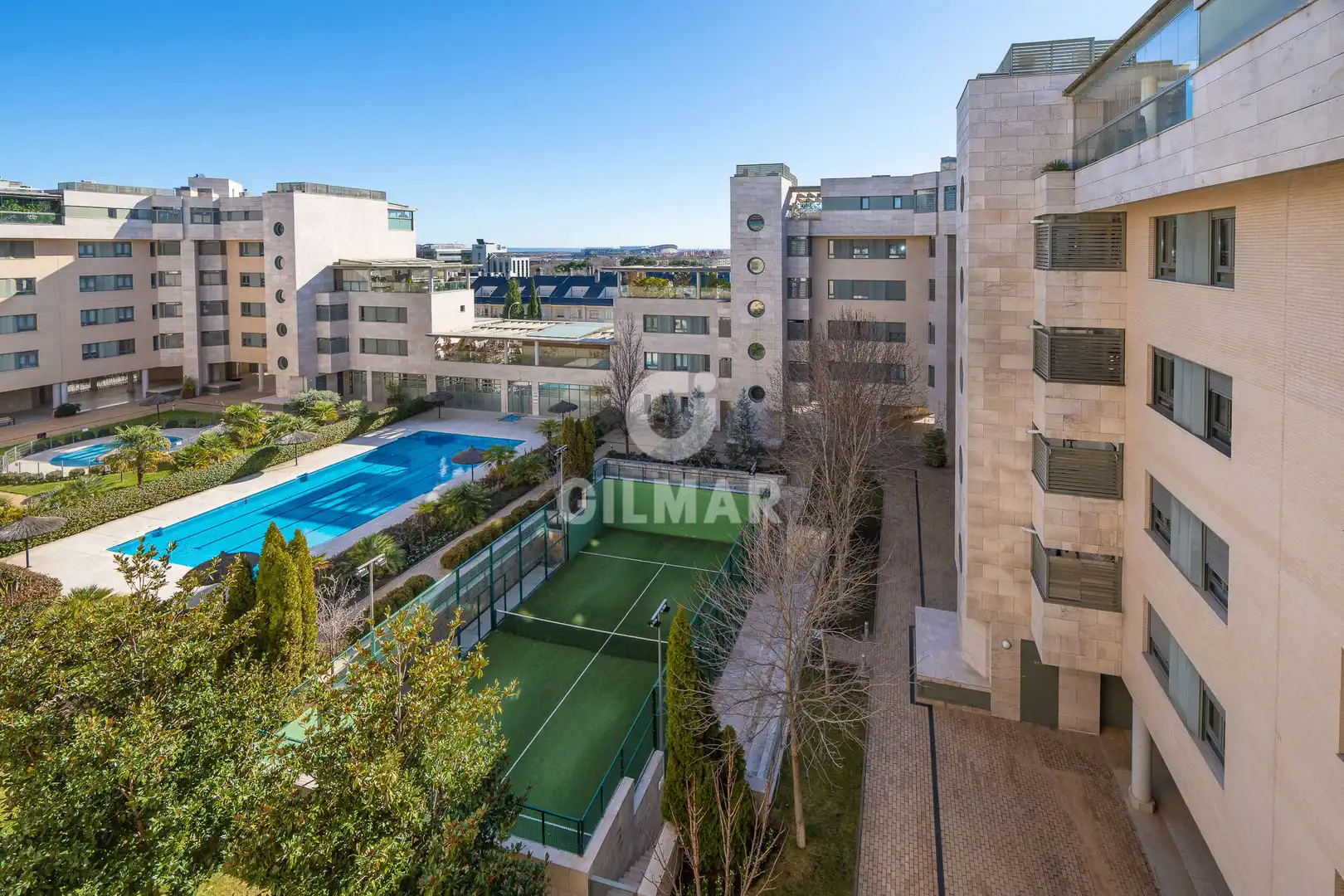 Exterior view of Flat for sale in Madrid  with Heating, Private garden and Storage room