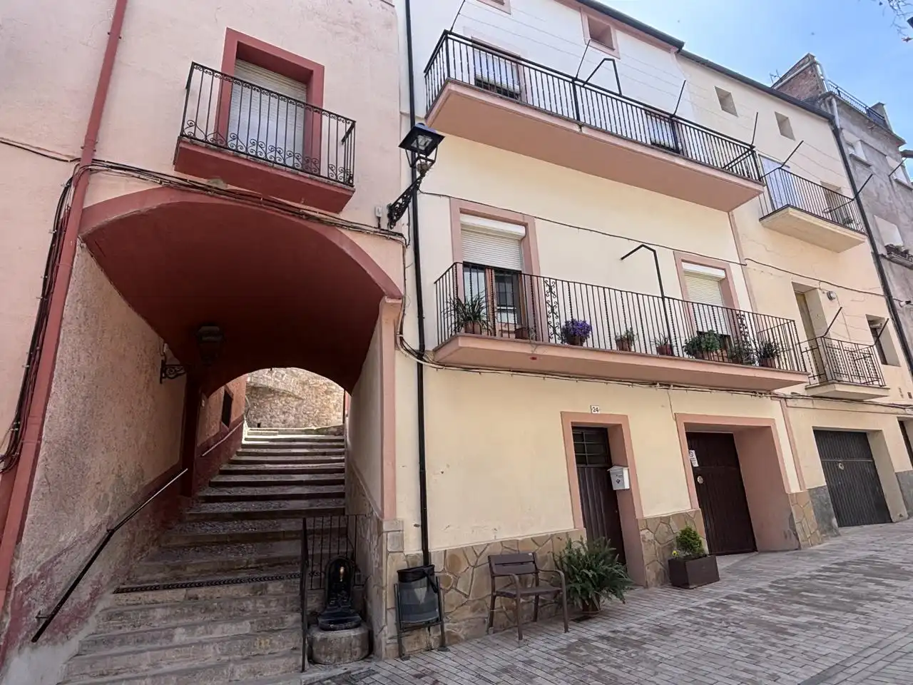 Vista exterior de Casa o xalet en venda en Oliana amb Calefacció i Moblat