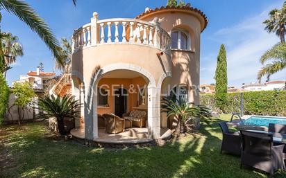 Vista exterior de Casa o xalet en venda en Oliva amb Aire condicionat, Terrassa i Piscina