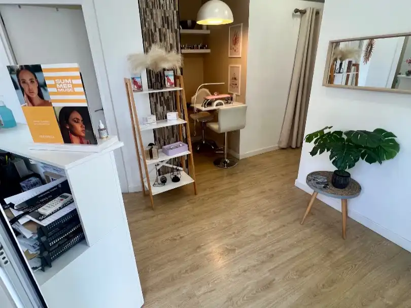 Local comercial en traspaso en Carrer de Mossèn Cinto Verdaguer 13, imagen 4