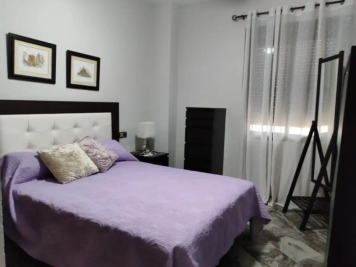 Habitación de Piso de alquiler en Huelva con Aire acondicionado, Amueblado y Balcón