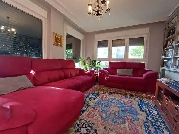 Sala de estar de Casa adosada en venta en Vigo  con Calefacción, Jardín privado y Terraza