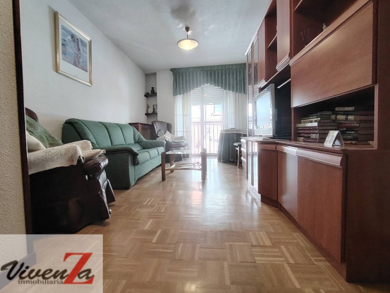 Living room of Flat for sale in Zamora Capital   with Heating, Parquet flooring and Storage room
