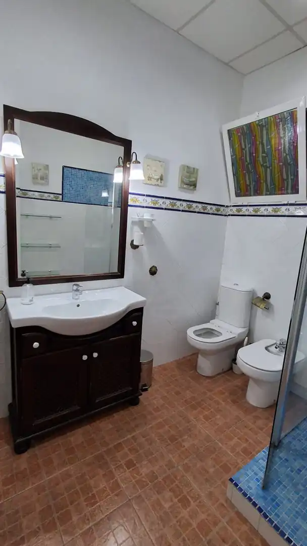 Badezimmer von Wohnung zum Verkauf in Alicante / Alacant mit Klimaanlage, Heizung und Möbliert