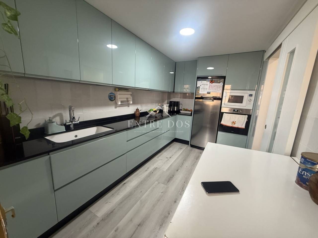 Piso en venta en Manuel Sanchís Guarner, Piscinas