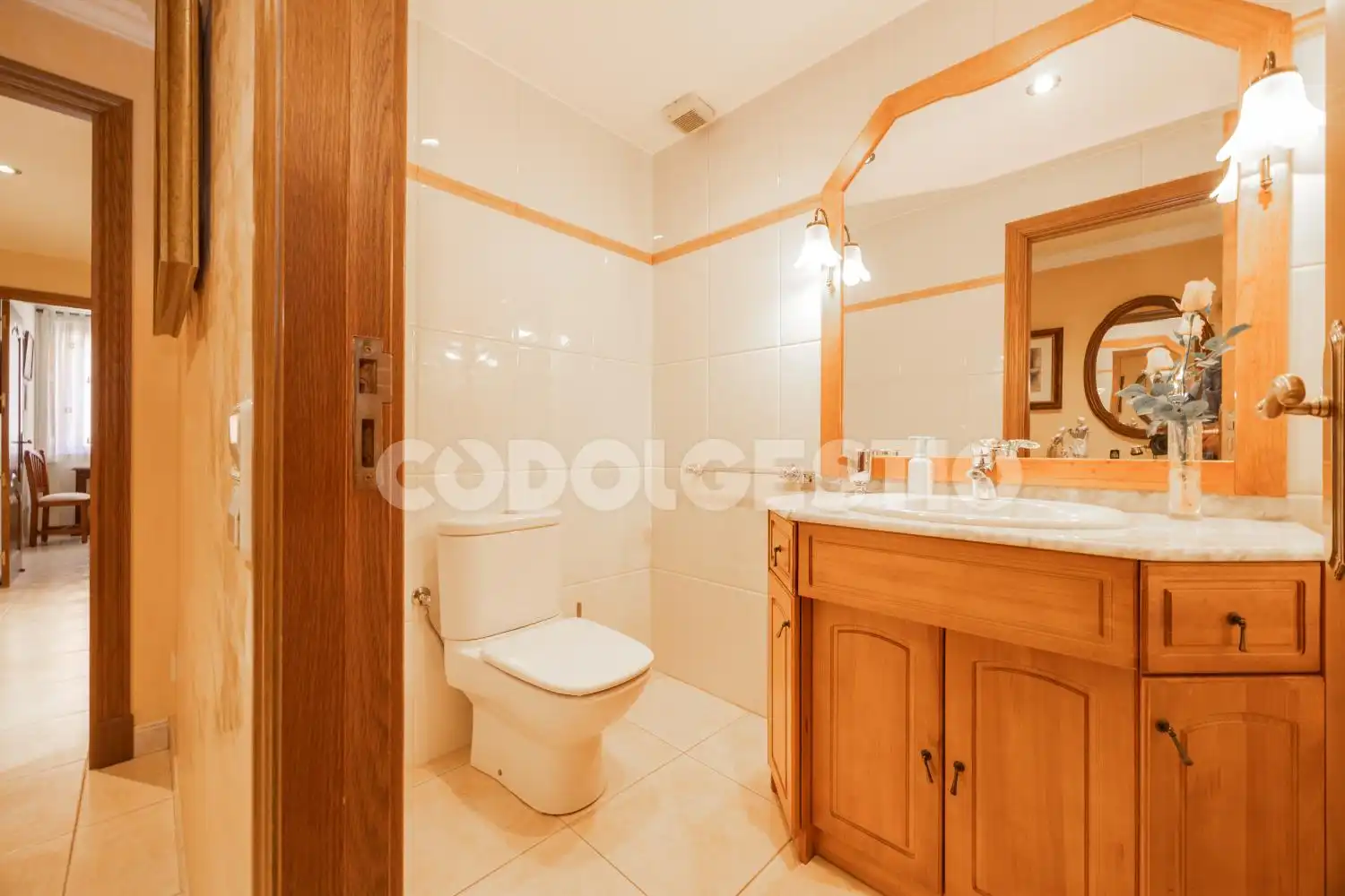 Bathroom of Flat for sale in Torelló, Barcelona