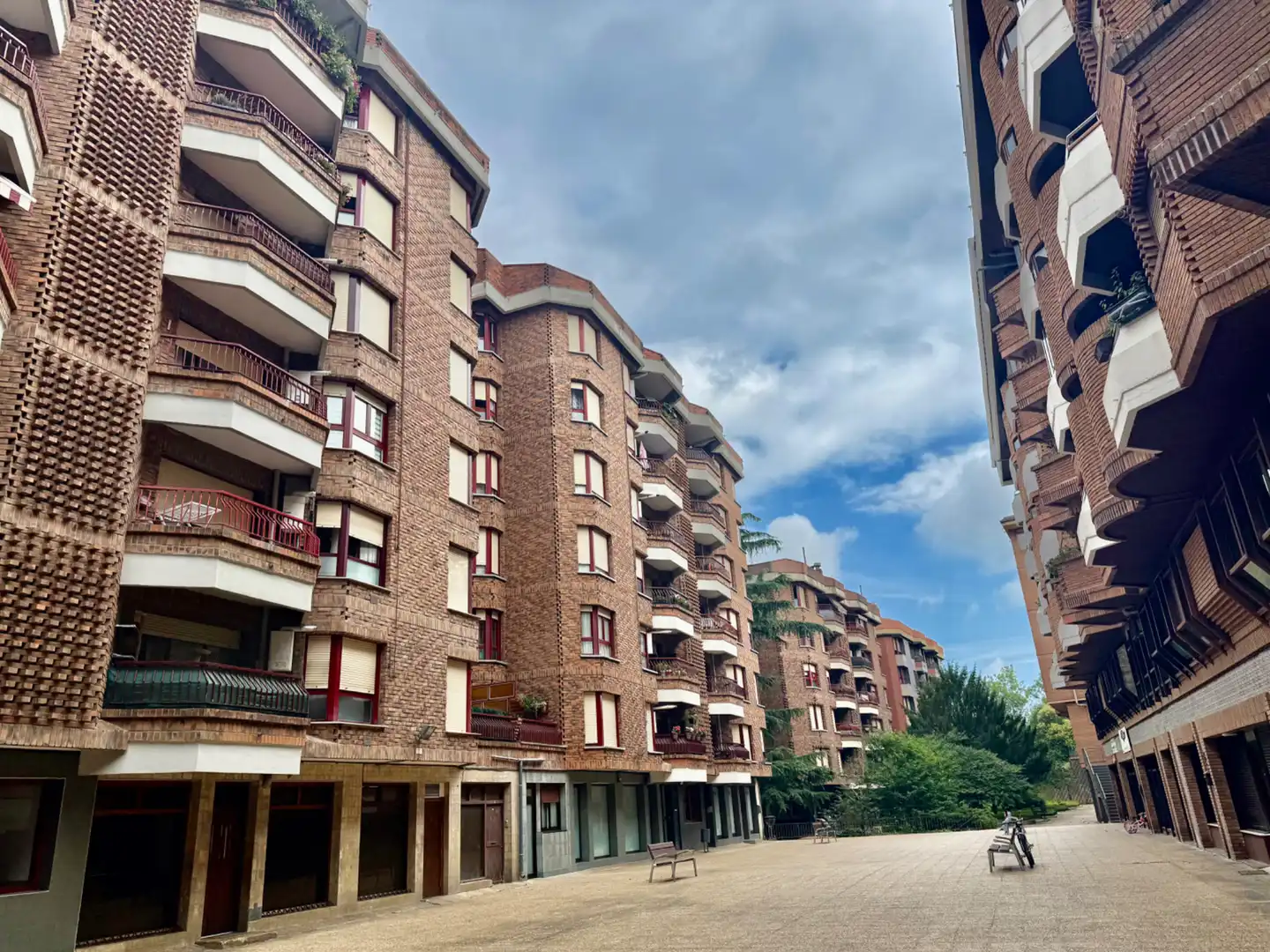 Flat with terrace for sale in Lope de Irigoyen Kalea 2