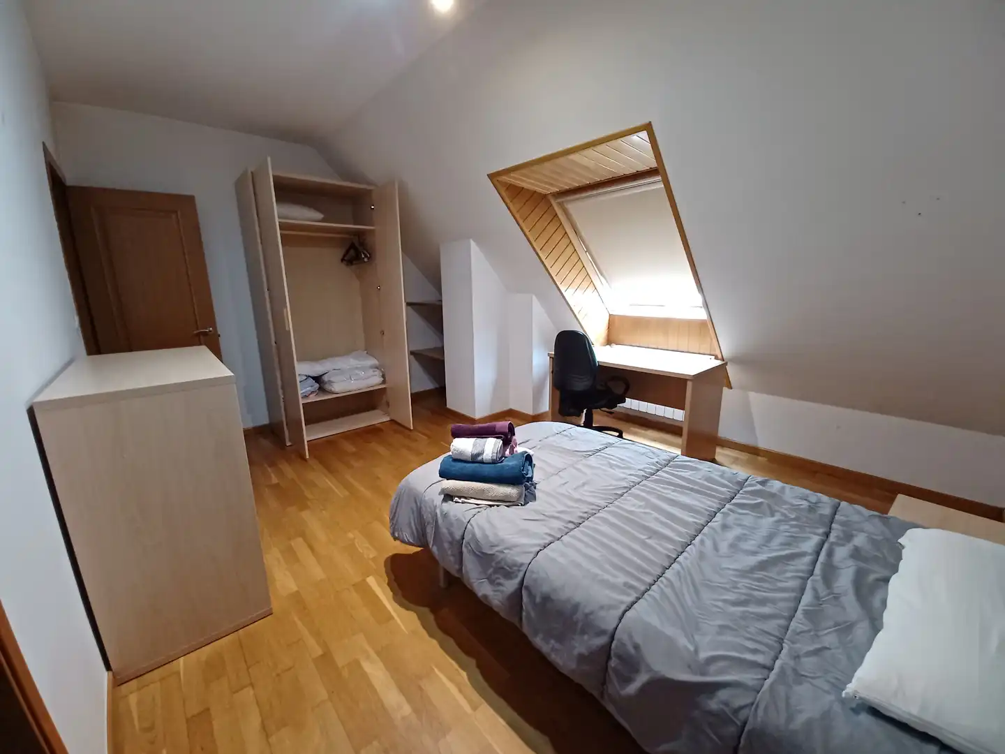 Bedroom of Duplexes for rent in Lugo  with Heating, Parquet flooring and Furnished