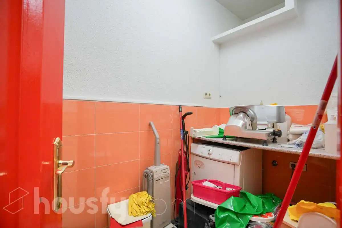 Cocina de Local en venta en Madrid con Aire acondicionado