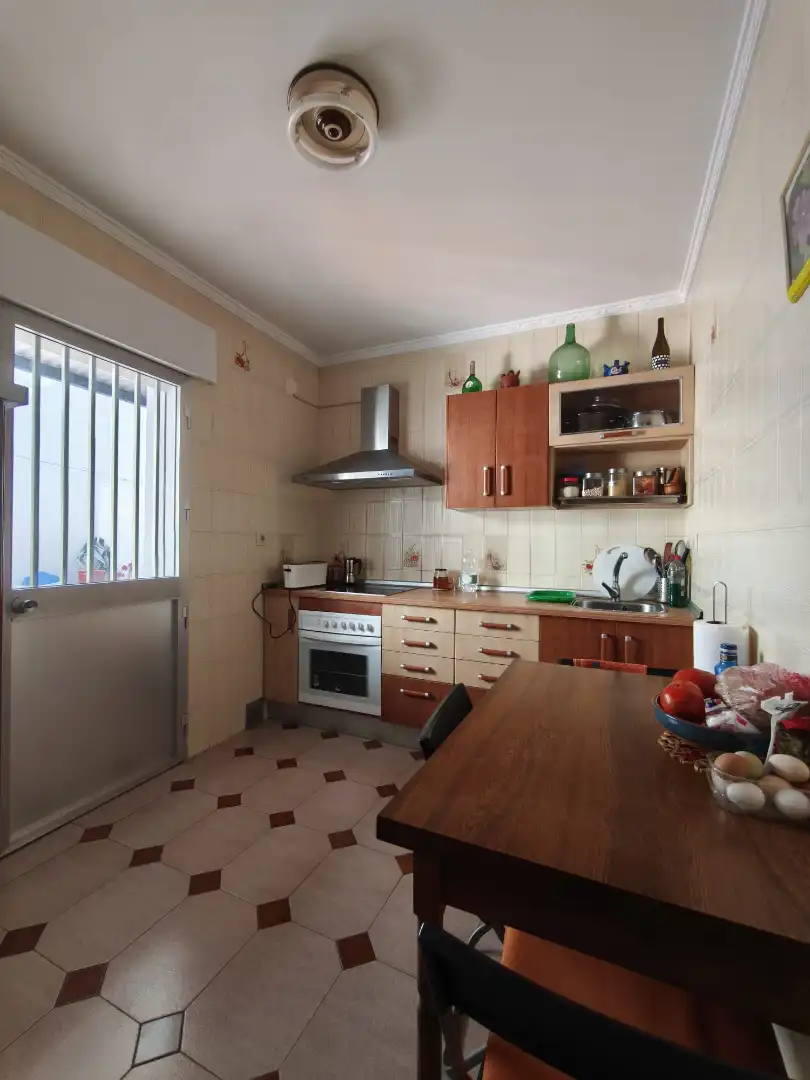 Küche von Wohnung zum Verkauf in Isla Cristina mit Klimaanlage, Heizung und Terrasse