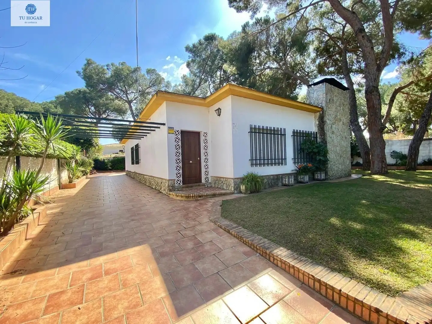Außenansicht von Haus oder Chalet zum Verkauf in Alcalá de Guadaira mit Klimaanlage, Heizung und Privatgarten