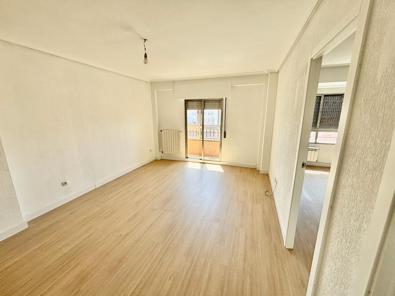 Bedroom of Flat for sale in  Zaragoza Capital  with Air Conditioner, Heating and Balcony