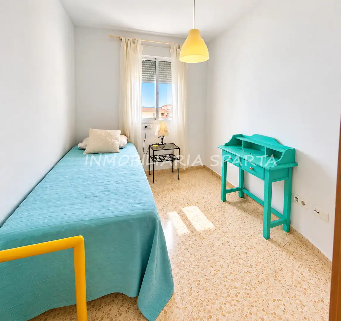 Habitación de Casa adosada en venta en Alcalá del Río, Sevilla