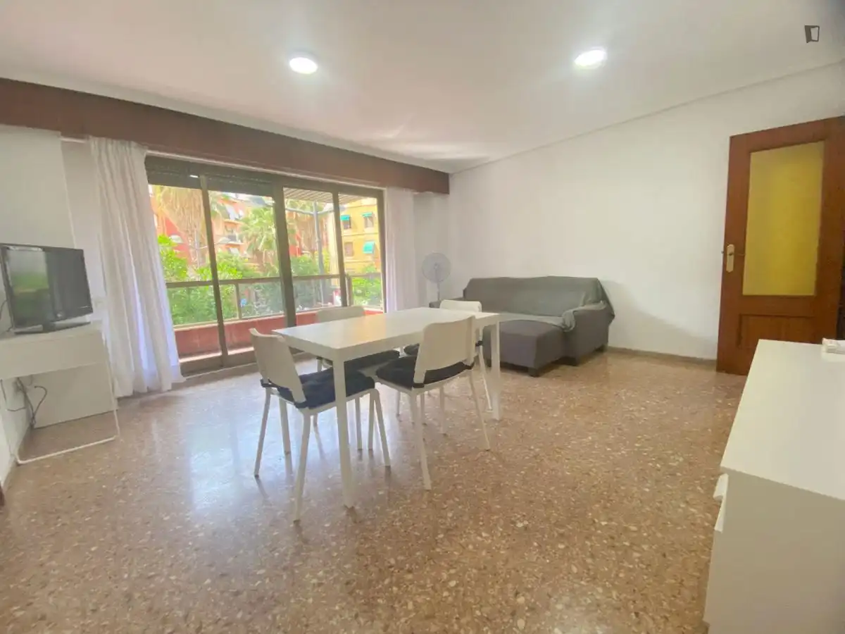 Exterior view of Apartments for rent in Valencia  with Furnished, Oven and Washing machine