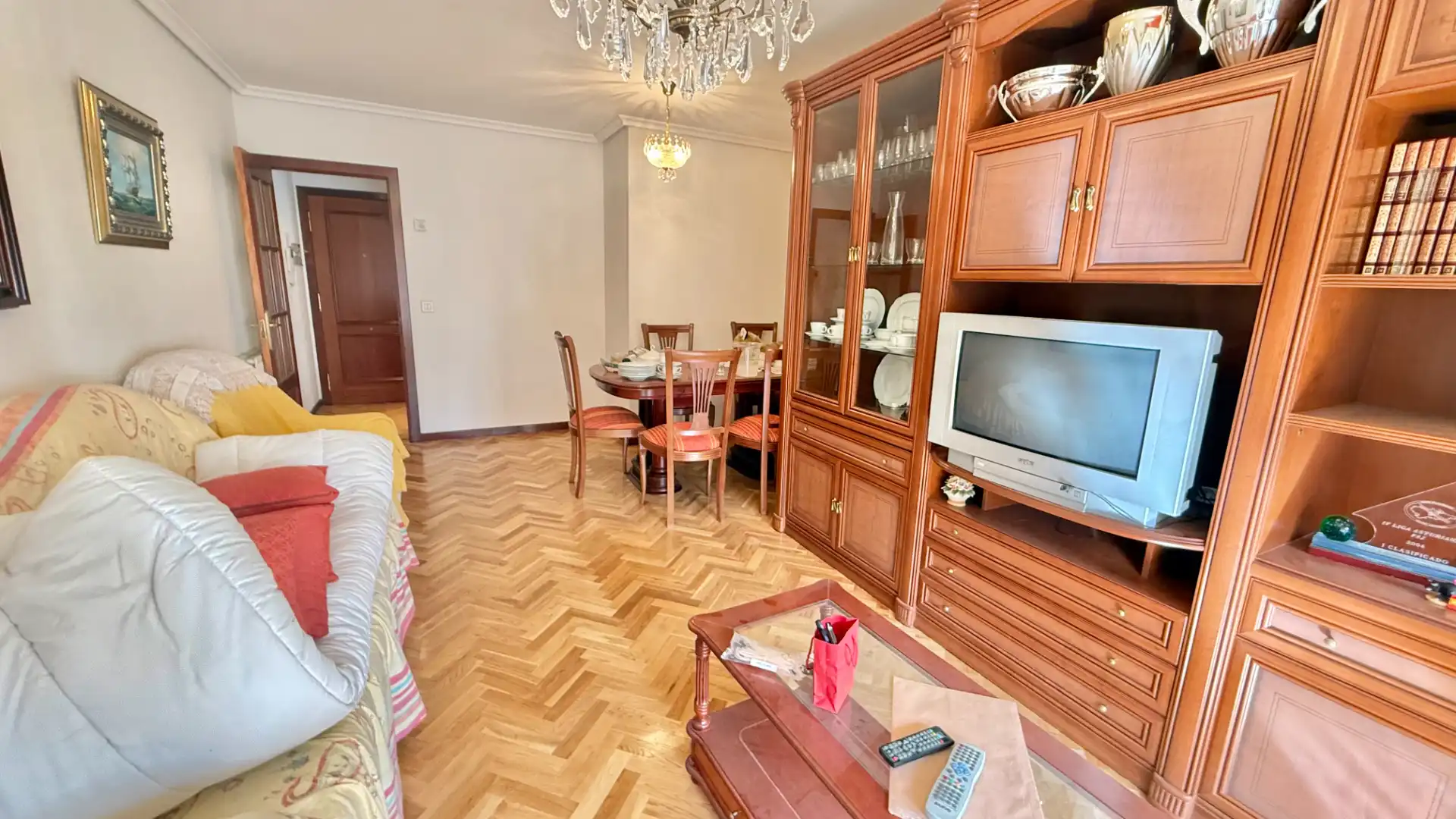 Sala de estar de Piso en venta en Palencia Capital con Calefacción, Parquet y Trastero