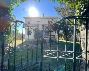Exterior view of House or chalet for sale in La Cabrera  with Private garden, Terrace and Storage room