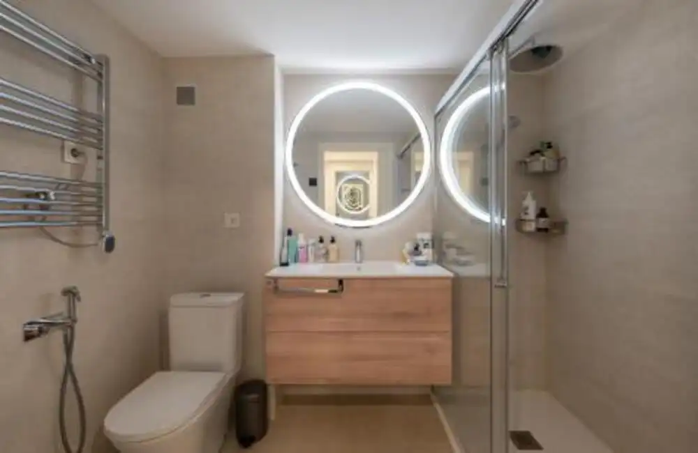 Bathroom of Apartments for sale in Selwo