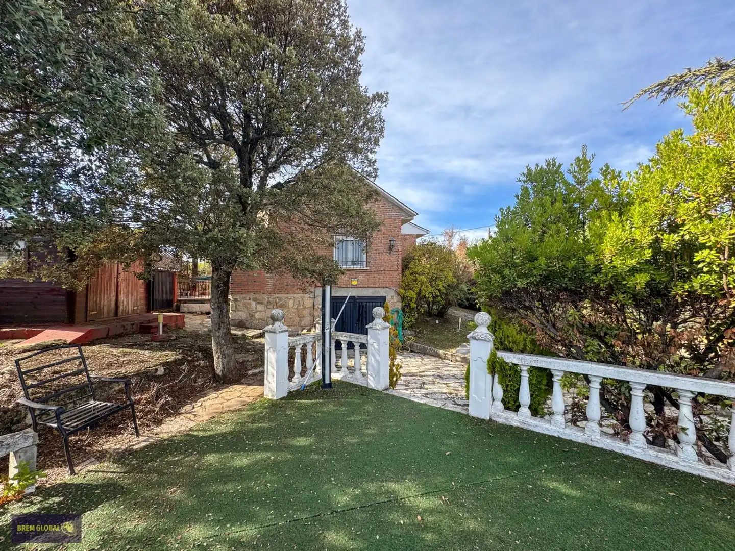 Jardí de Casa o xalet en venda en La Cabrera amb Jardí privat, Terrassa i Traster