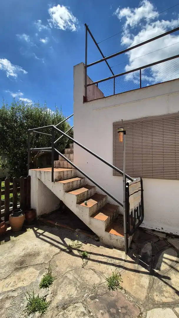 Vista exterior de Casa o xalet en venda en Castellar del Vallès amb Aire condicionat, Jardí privat i Terrassa