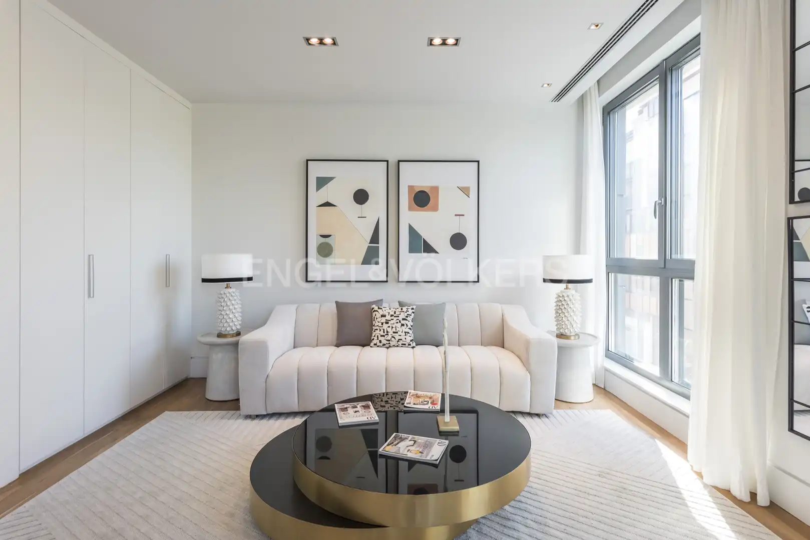 Living room of Flat for rent in Madrid  with Air Conditioner, Heating and Furnished