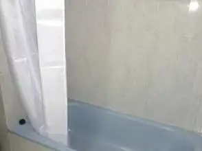 Baño de Piso de alquiler en Gijón  con Calefacción, Parquet y Amueblado