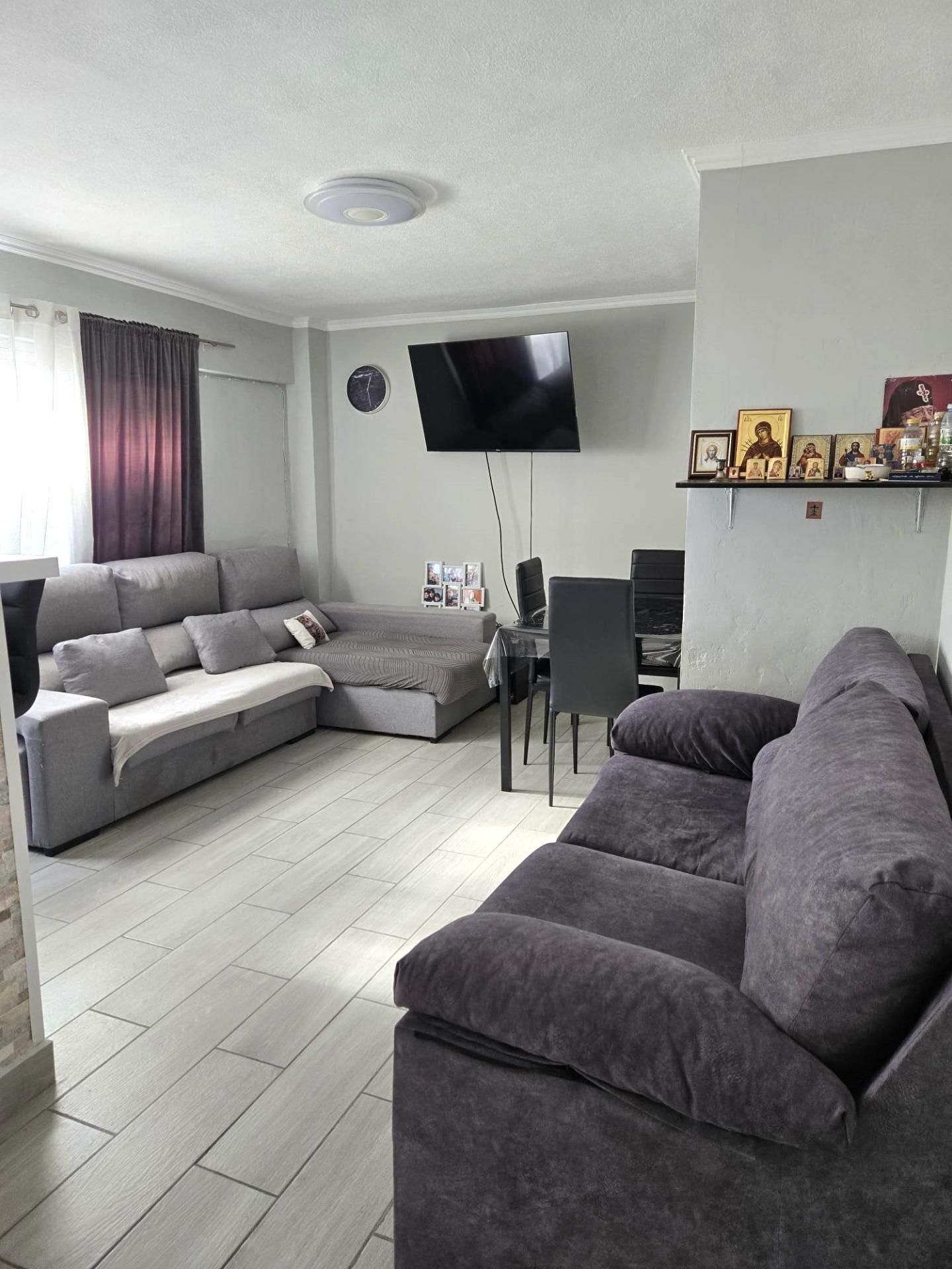Sala d'estar de Apartament en venda en Alicante / Alacant amb Balcó