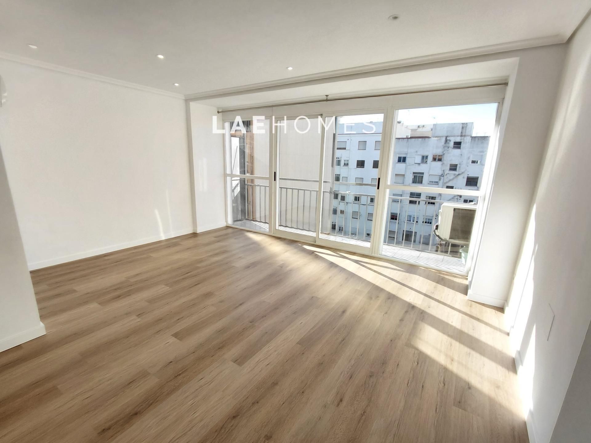 Exterior view of Flat to rent in Castellón de la Plana / Castelló de la Plana  with Air Conditioner and Balcony