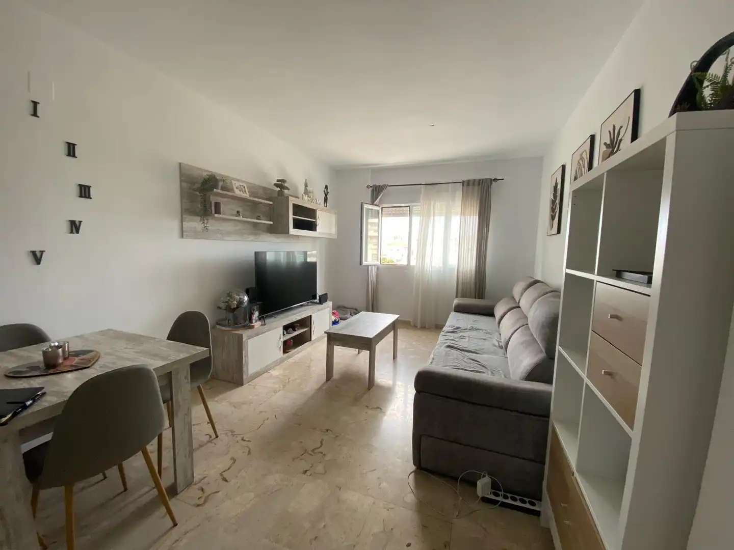 Wohnzimmer von Wohnung zum Verkauf in San Fernando mit Klimaanlage und Abstellraum