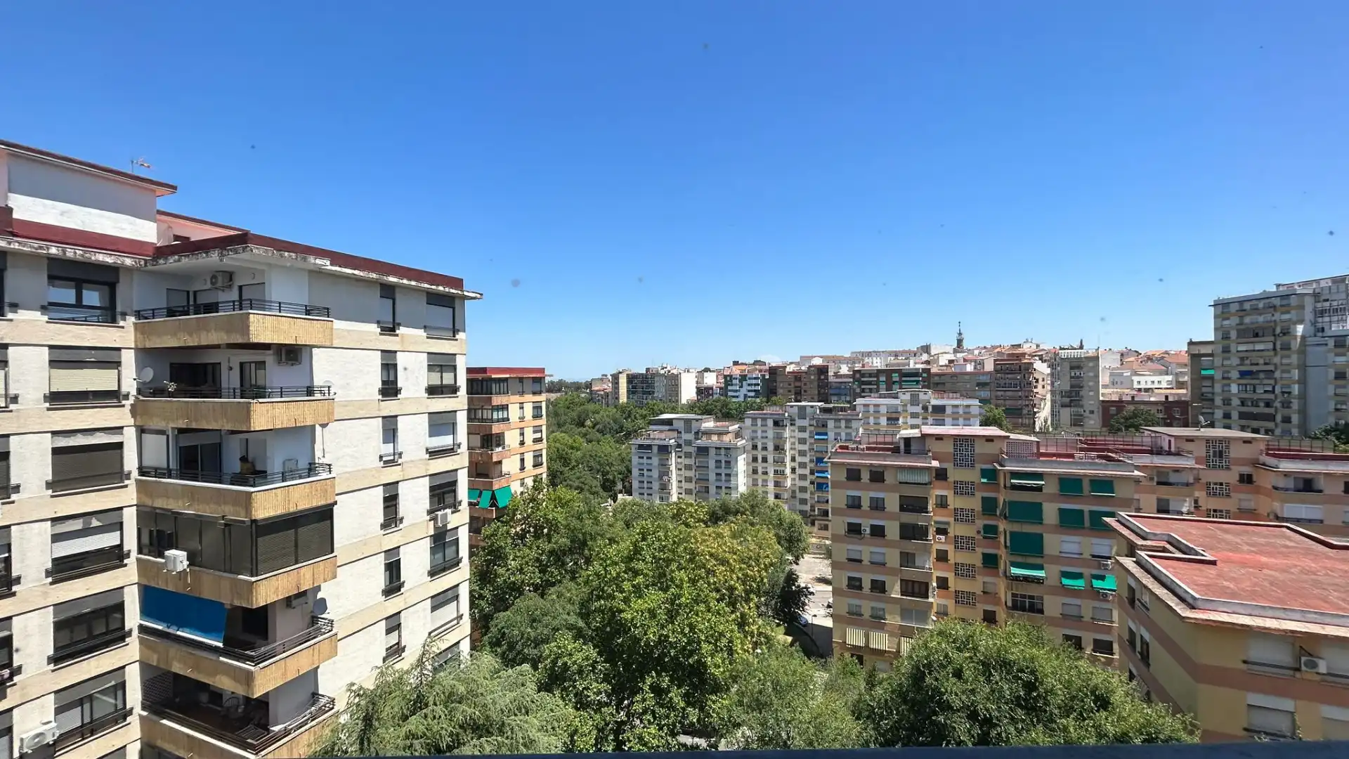 Außenansicht von Wohnung zur Miete in Cáceres mit Klimaanlage, Heizung und Parkett