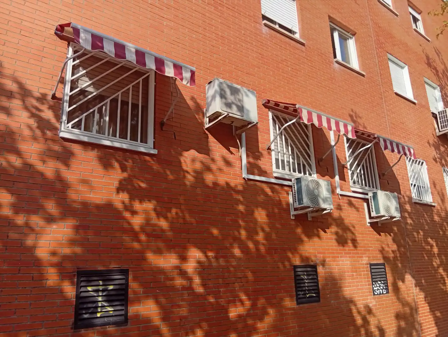 Vista exterior de Pis en venda en Madrid amb Aire condicionat, Calefacció i Moblat