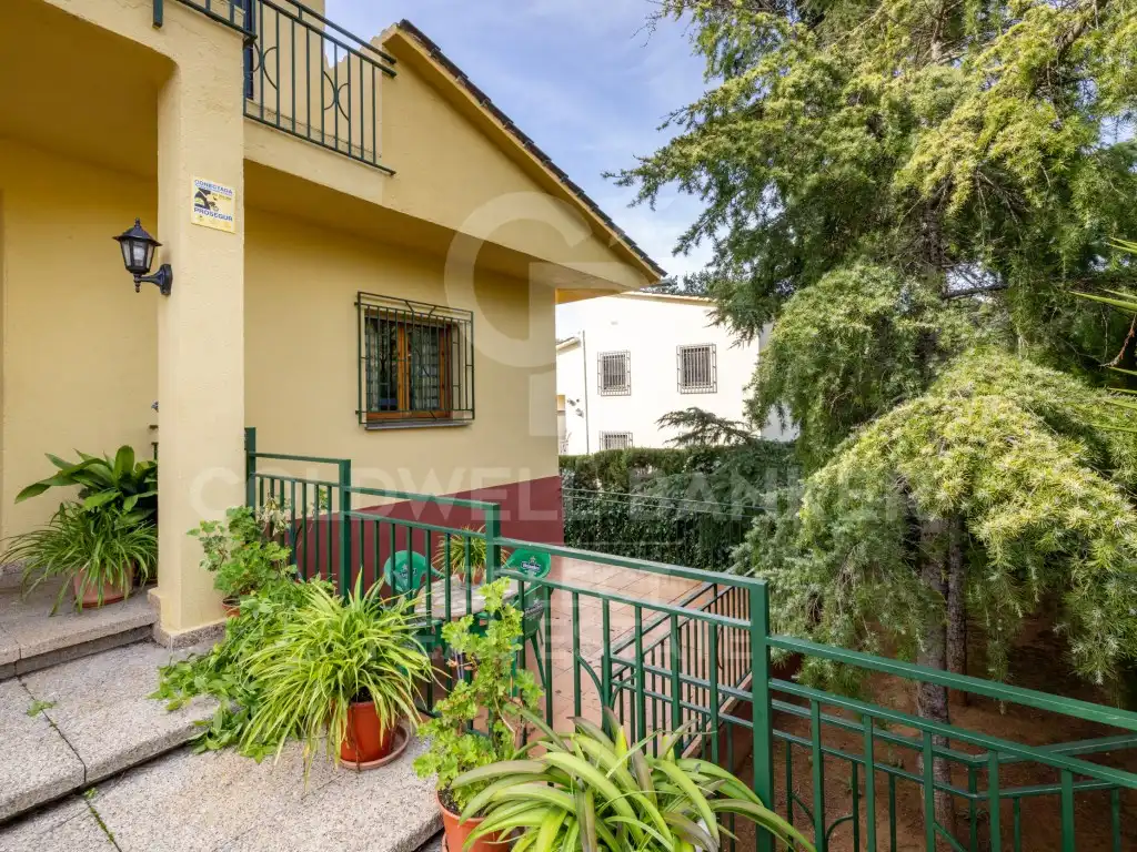 Vista exterior de Casa o xalet en venda en Castellar del Vallès