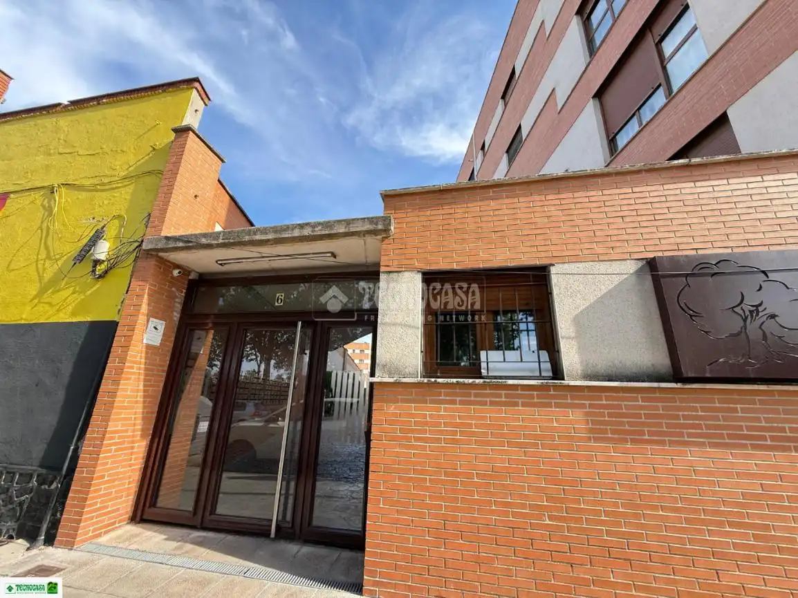 Vista exterior de Piso en venta en Ciudad Real con Calefacción