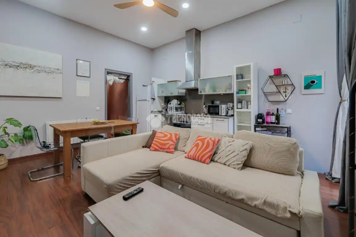 Flat with terrace for sale in Sant Andreu, imagen 3