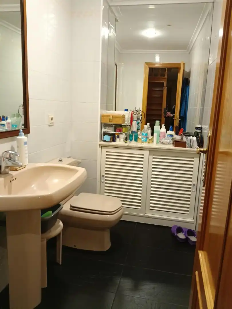 Baño de Casa adosada en venta en La Lastrilla  con Aire acondicionado, Calefacción y Jardín privado