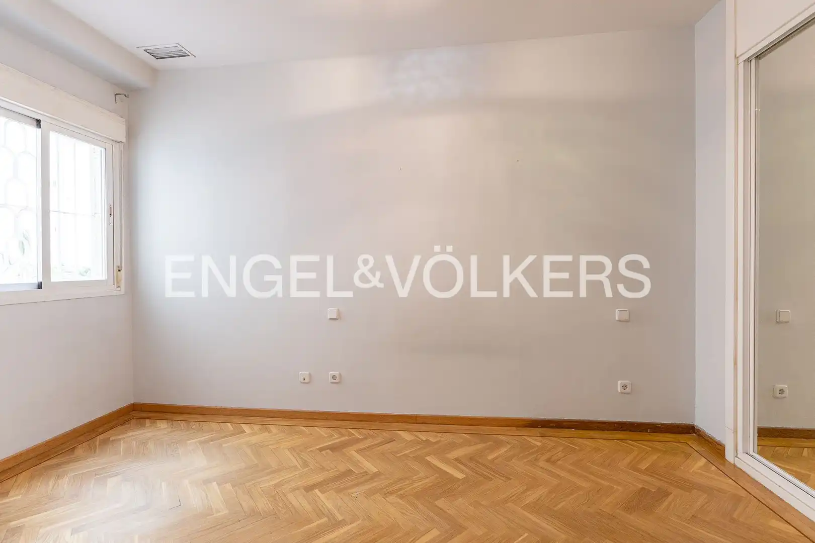 Dining room of Flat for sale in Madrid  with Air Conditioner and Heating