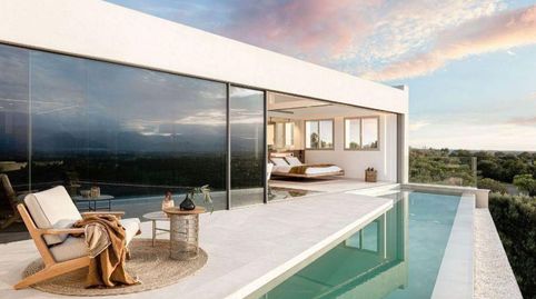 Bienvenido a su nuevo hogar de puro lujo! Este chalet independiente ofrece todo lo que su corazón desea desde una piscina cubierta