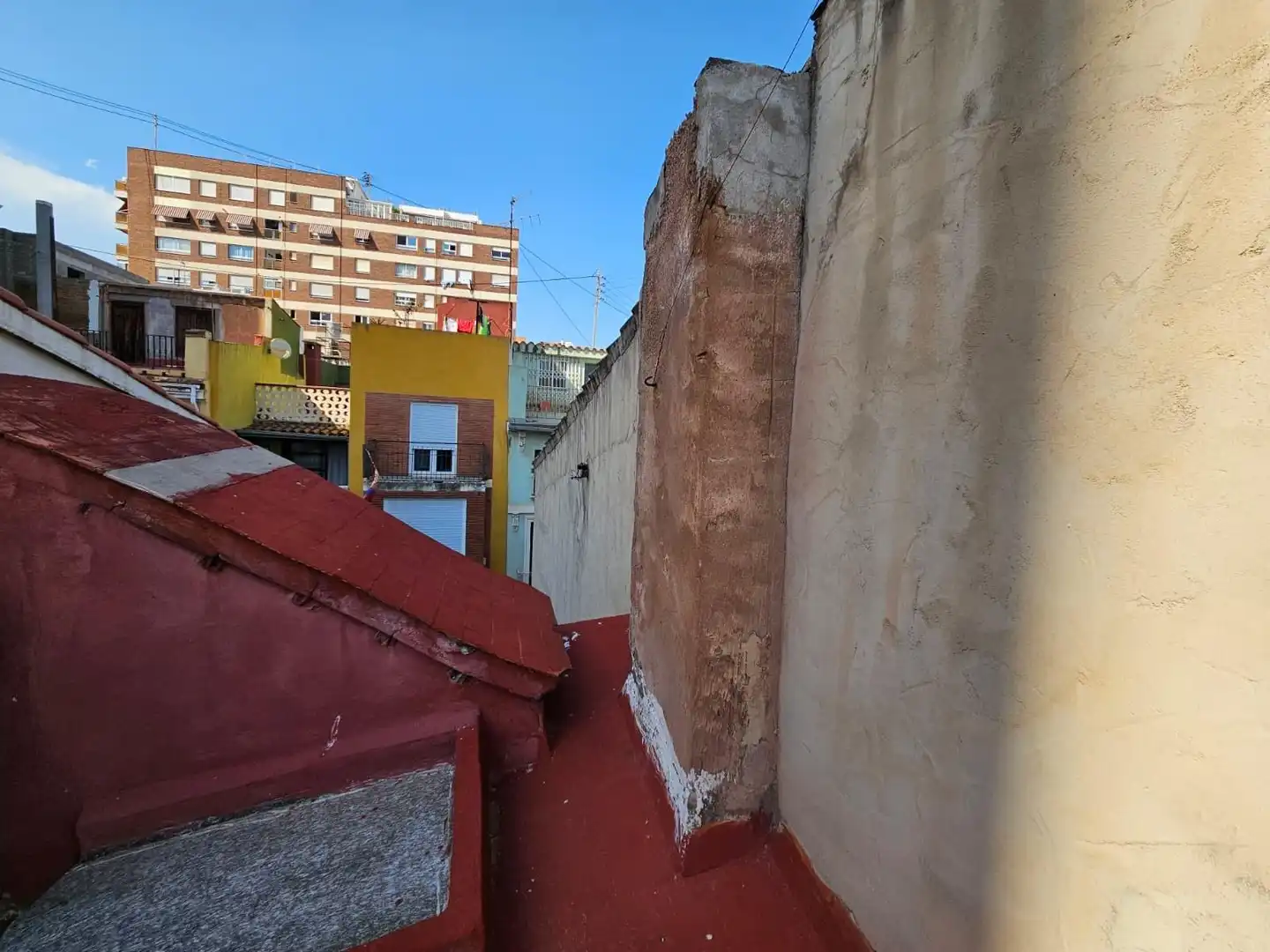 Vista exterior de Casa o chalet en venta en Castellón de la Plana / Castelló de la Plana con Parquet y Balcón