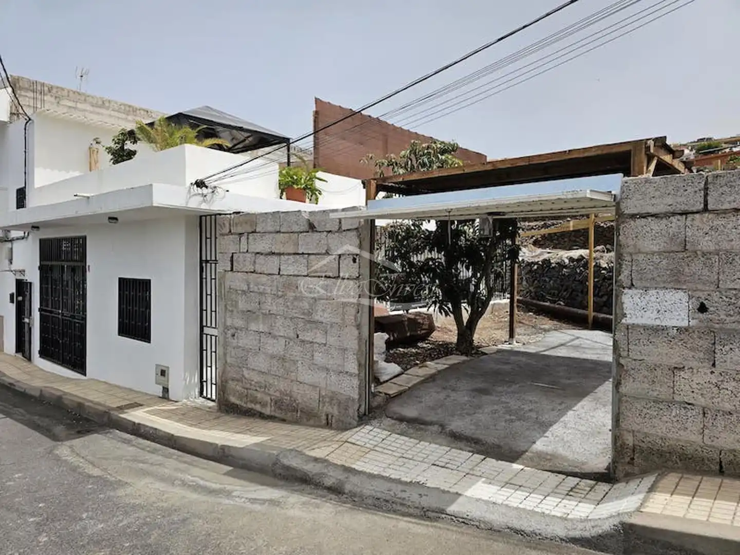Vista exterior de Casa o chalet en venta en Adeje con Jardín privado, Terraza y Amueblado