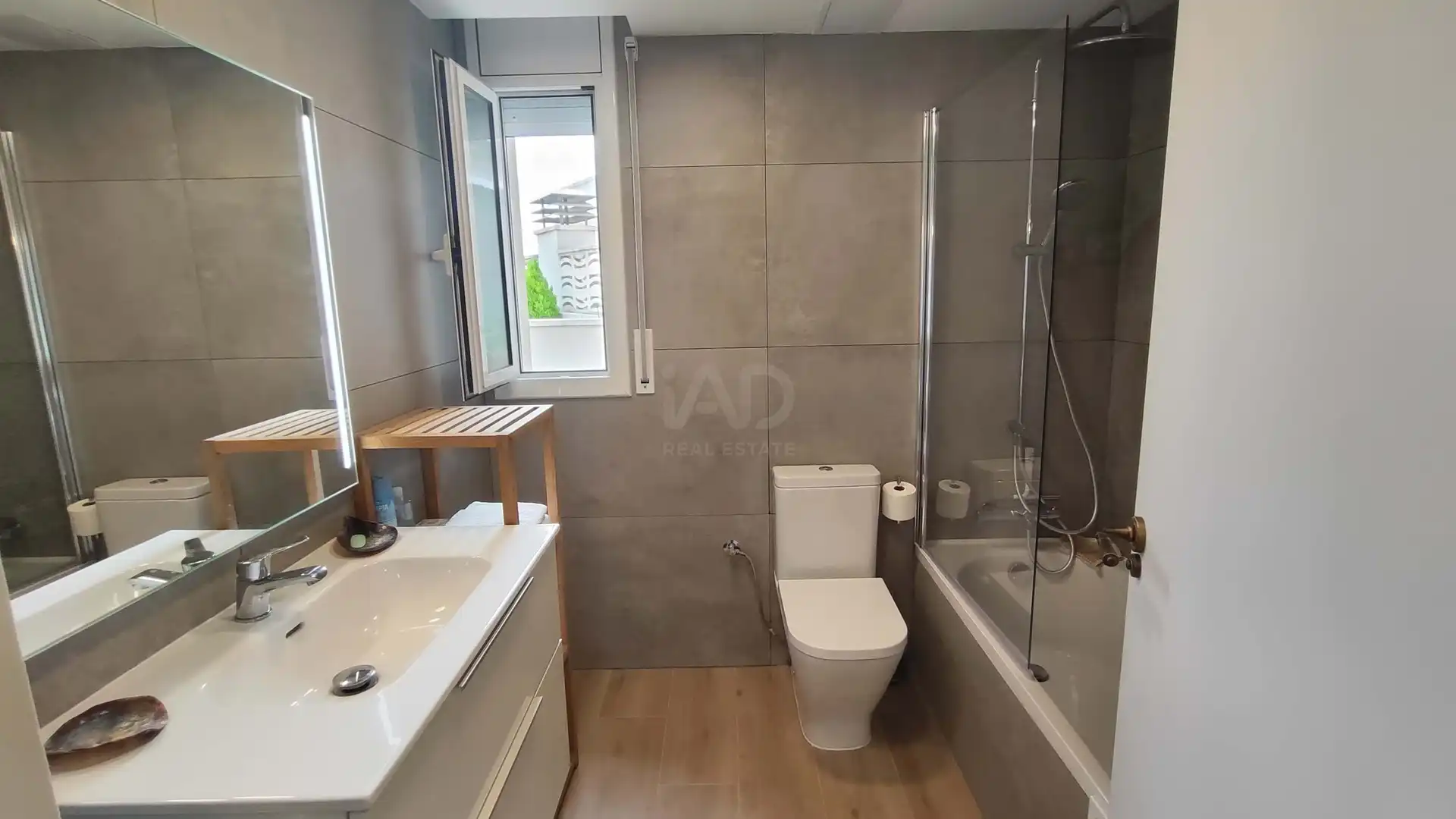 Bany de Dúplex en venda en Cubelles amb Aire condicionat, Calefacció i Terrassa
