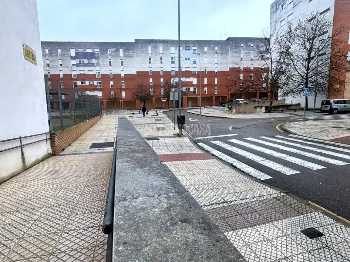 Vista exterior de Pis en venda en Badajoz amb Aire condicionat i Calefacció