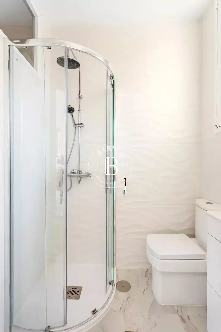 Bathroom of Flat for sale in Madrid  with Air Conditioner, Heating and Furnished