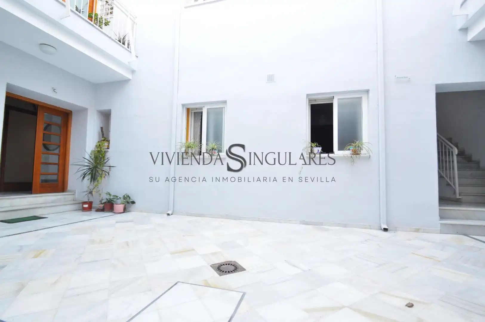 Exterior view of Flat for sale in Sevilla  with Air Conditioner
