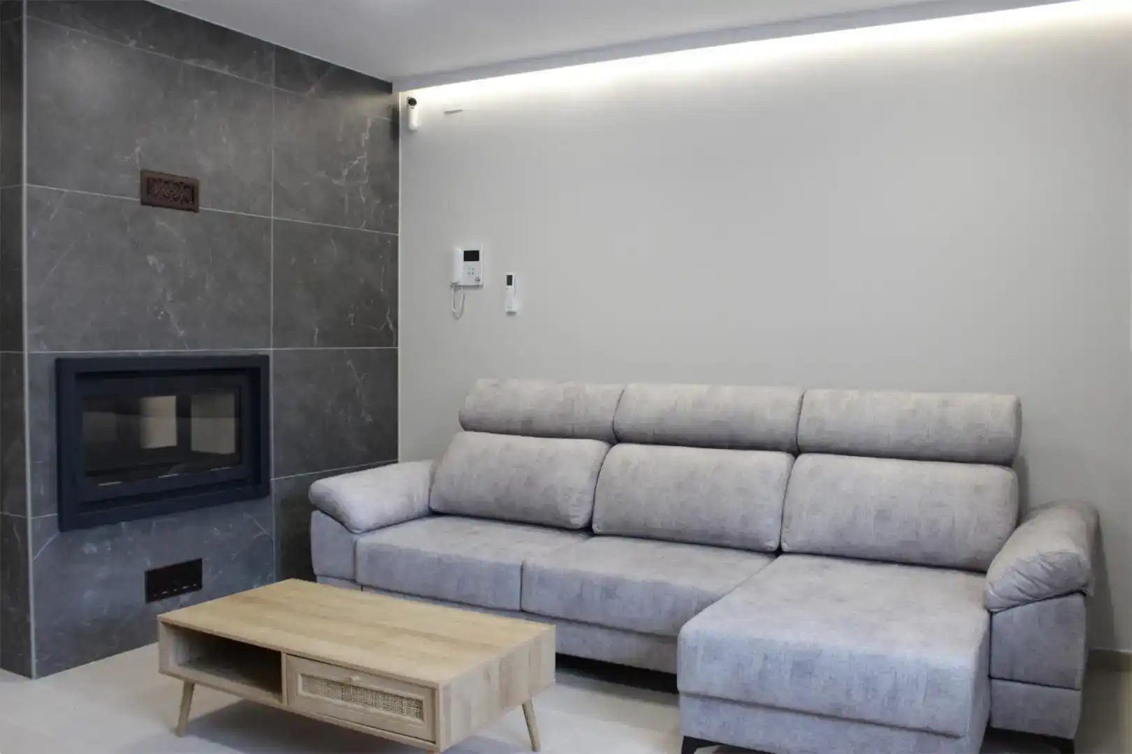 Sala d'estar de Casa o xalet de lloguer en Benalup-Casas Viejas amb Aire condicionat i Piscina